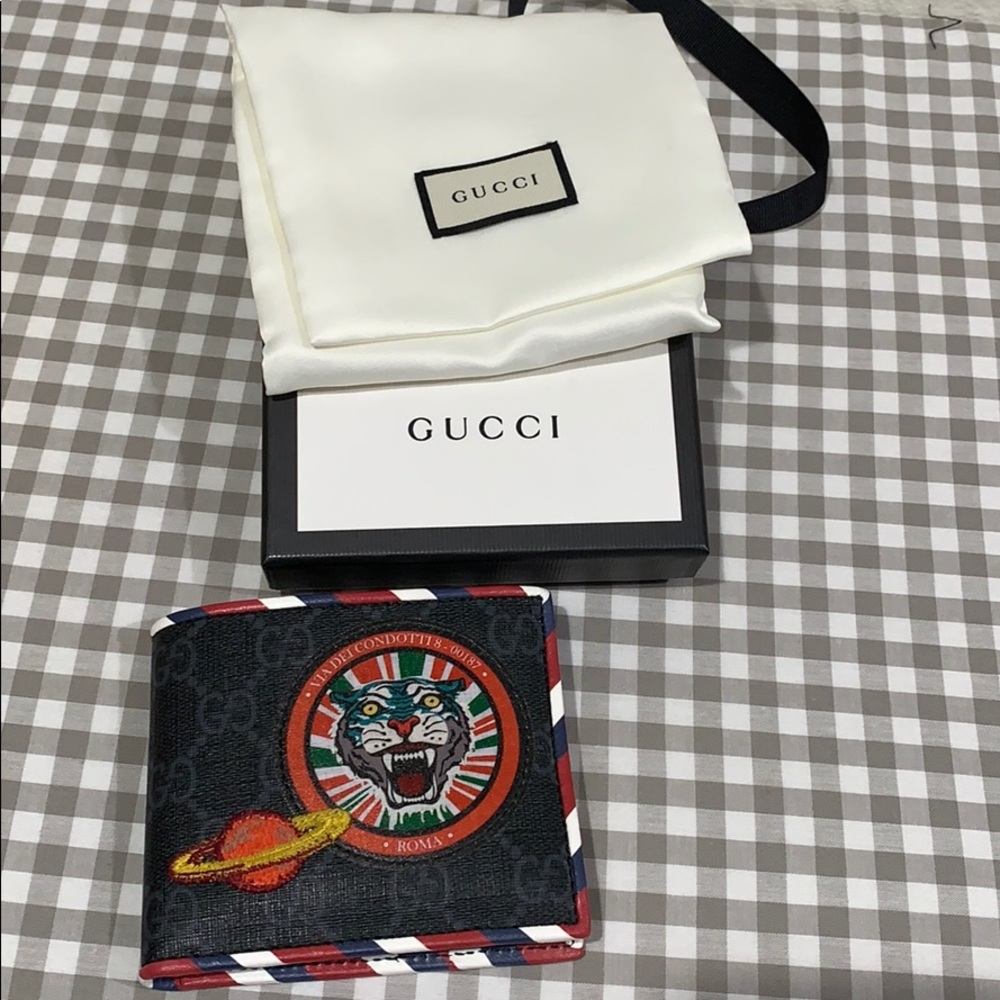 SOLD Men Gucci Wallet